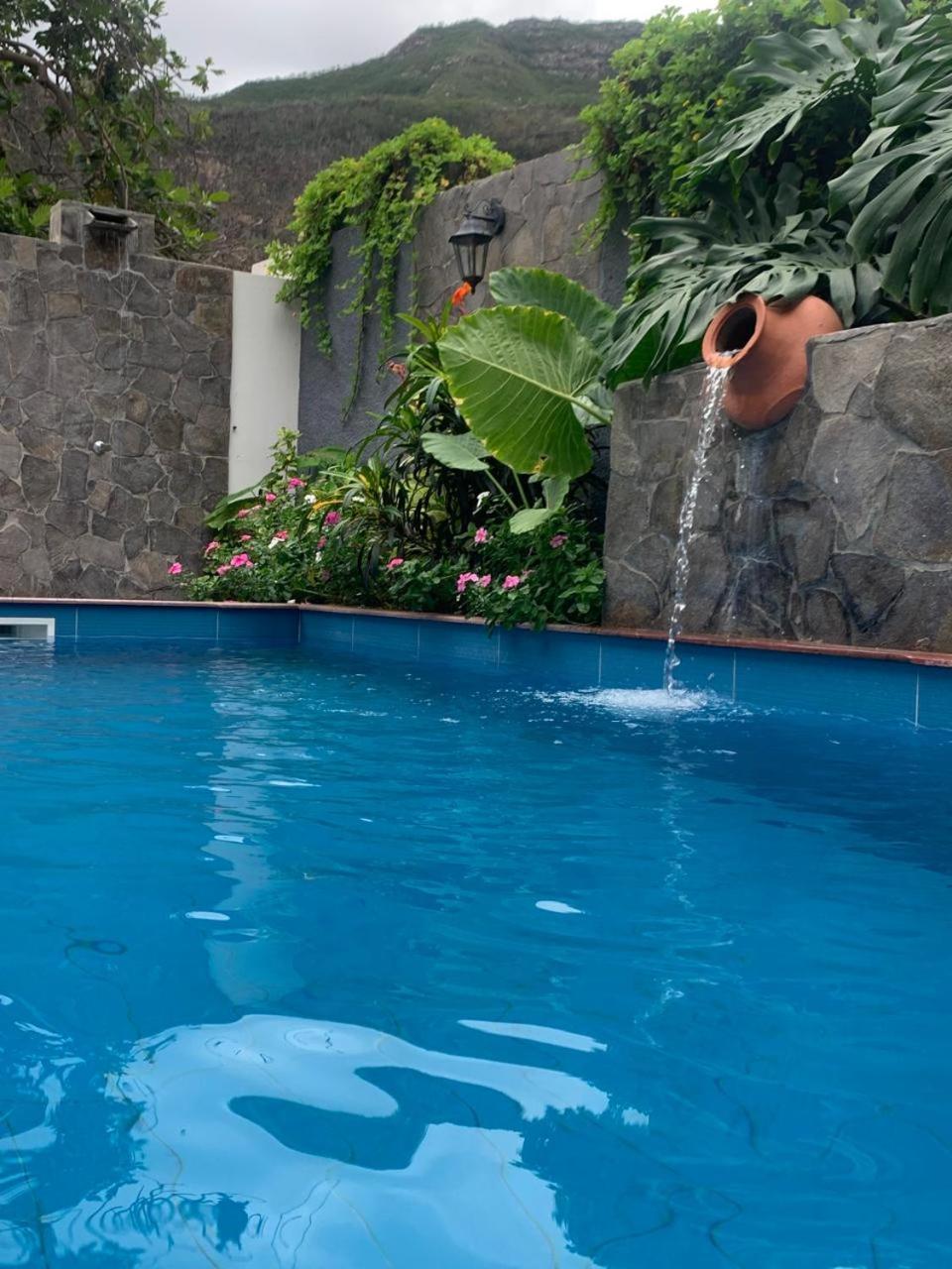 Kasa Wahnon Villa Pombas ภายนอก รูปภาพ